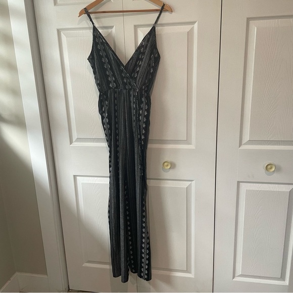 Chic Black Patterned Jumpsuit size small - Picture 1 of 8